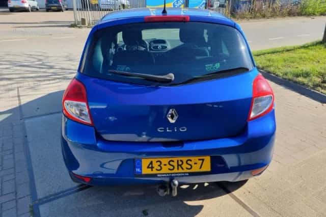 Renault Clio (2011) thumbnail 4