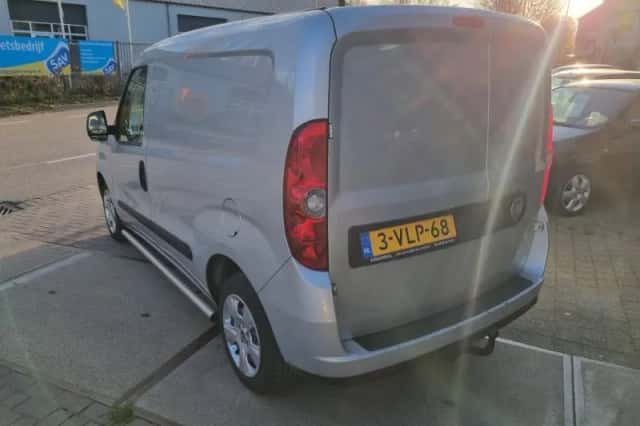 Fiat Doblò (2011) thumbnail 3