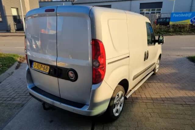 Fiat Doblò (2011) thumbnail 5