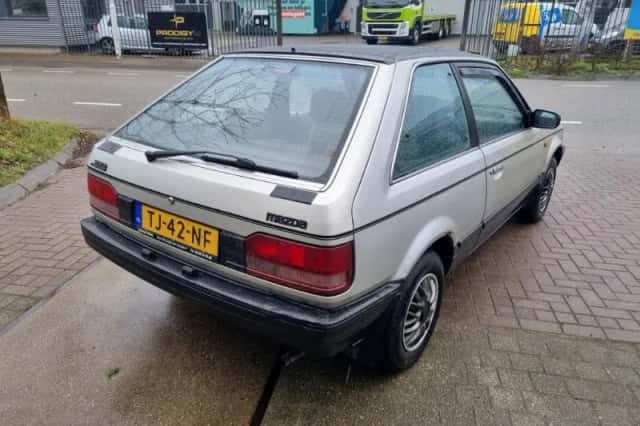 Mazda 323 (1988) thumbnail 6