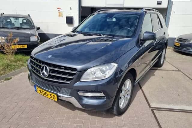 Mercedes-Benz ML-Klasse (2012) thumbnail 1