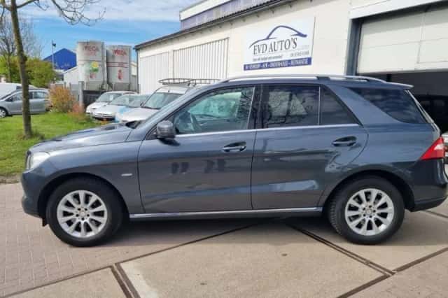 Mercedes-Benz ML-Klasse (2012) thumbnail 2