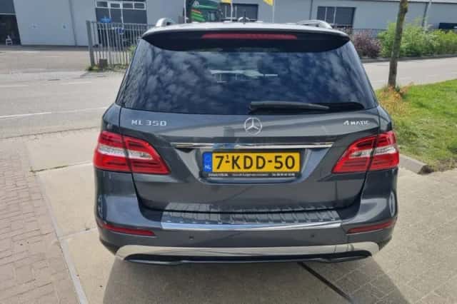 Mercedes-Benz ML-Klasse (2012) thumbnail 4