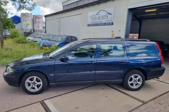 Volvo V70 (2003) thumbnail 2