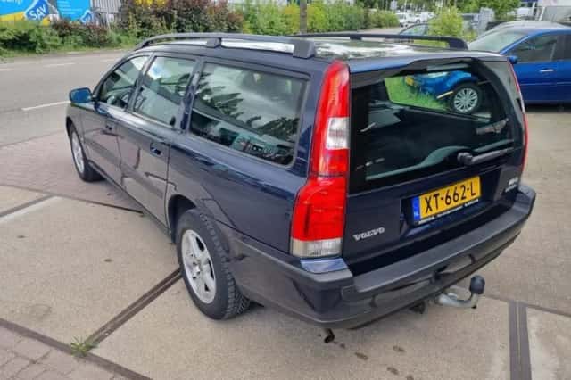 Volvo V70 (2003) thumbnail 3