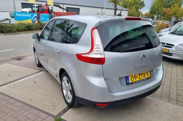 Renault Grand Scénic (2011) thumbnail 3