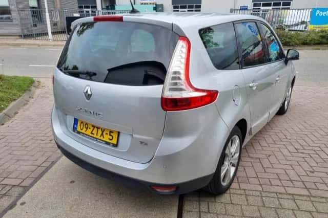 Renault Grand Scénic (2011) thumbnail 6