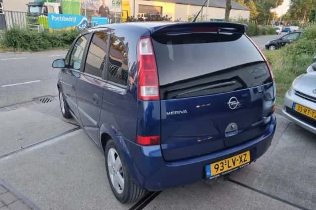 Opel Meriva (2003) thumbnail 3