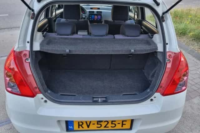 Suzuki Swift (2008) thumbnail 4