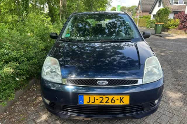 Ford Fiesta (2005) thumbnail 4
