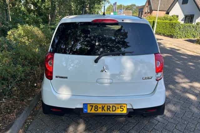 Mitsubishi Colt (2010) thumbnail 6