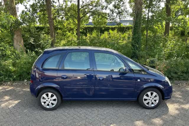 Opel Meriva (2008) thumbnail 4