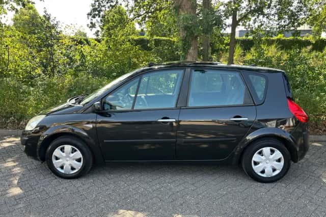 Renault Scénic (2008) thumbnail 3