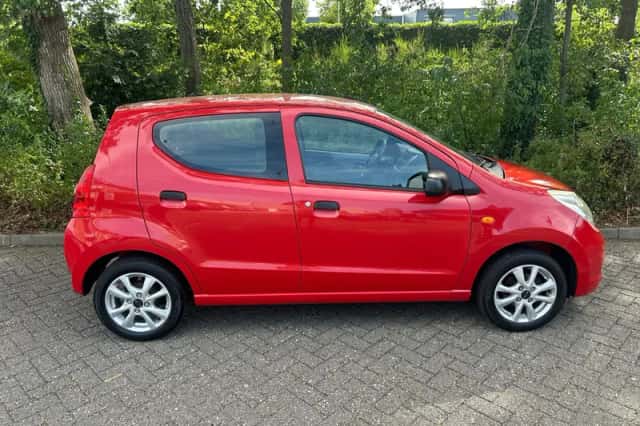 Suzuki Alto (2010) thumbnail 4