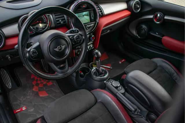 MINI John Cooper Works (2017) thumbnail 2