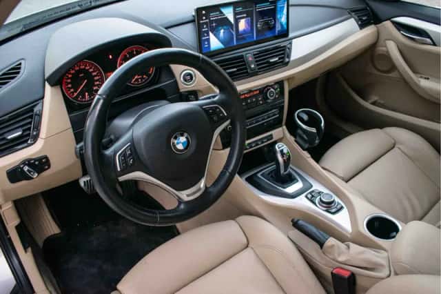 BMW X1 (2015) thumbnail 2