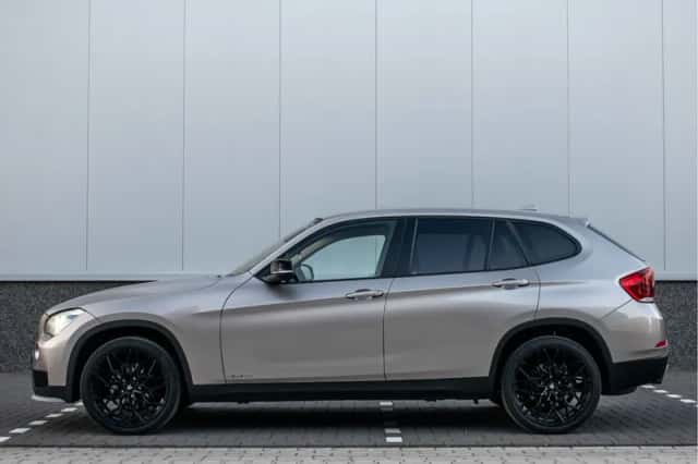 BMW X1 (2015) thumbnail 3