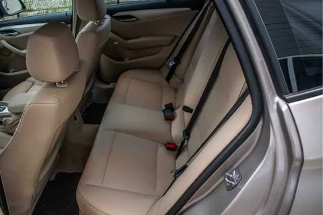 BMW X1 (2015) thumbnail 4