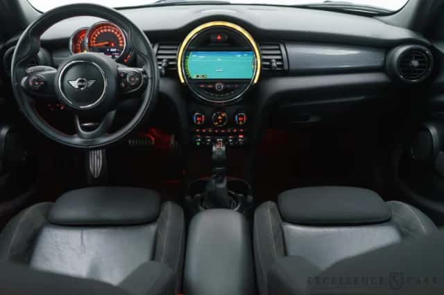 MINI Cooper (2018) thumbnail 5