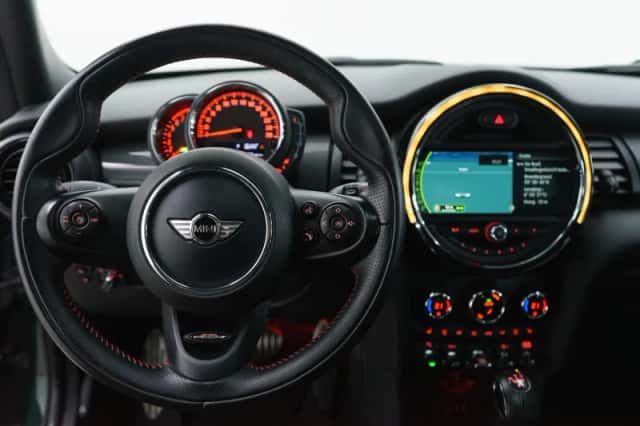 MINI Cooper (2018) thumbnail 6