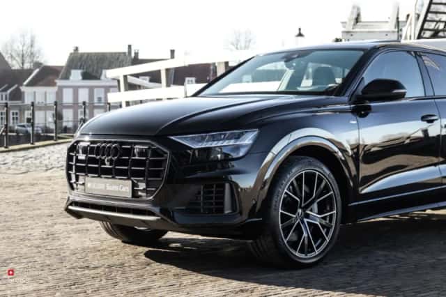 Audi Q8 (2021) thumbnail 2
