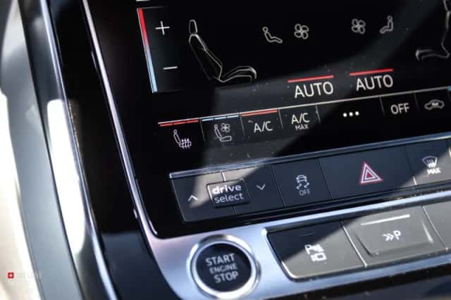 Audi Q8 (2021) thumbnail 17
