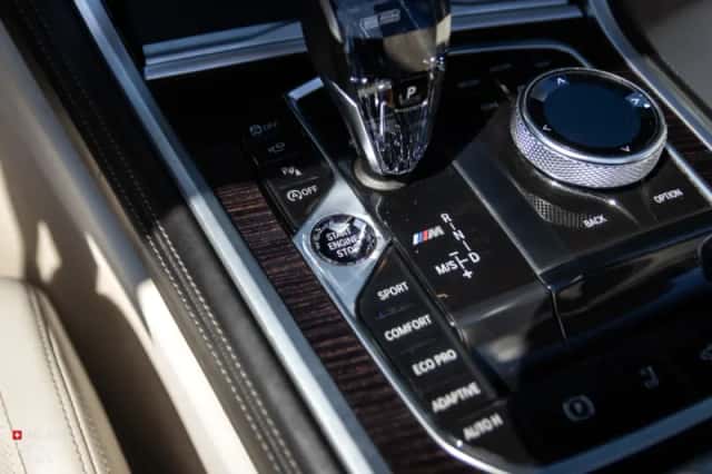 BMW M850Xi (2018) thumbnail 26