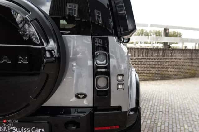 Land Rover Defender (2020) thumbnail 15