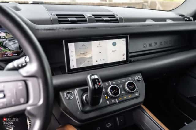 Land Rover Defender (2020) thumbnail 20