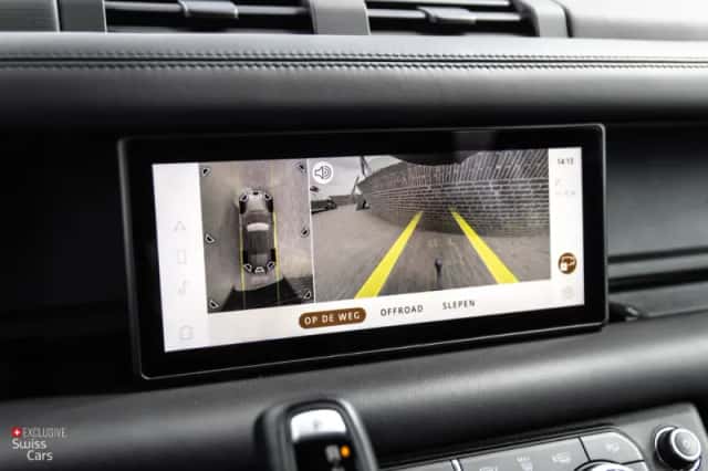 Land Rover Defender (2020) thumbnail 21