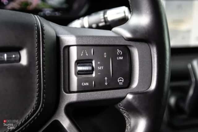 Land Rover Defender (2020) thumbnail 24