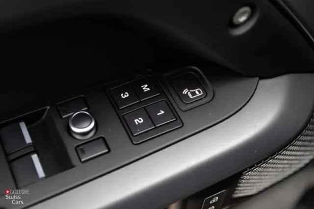 Land Rover Defender (2020) thumbnail 28