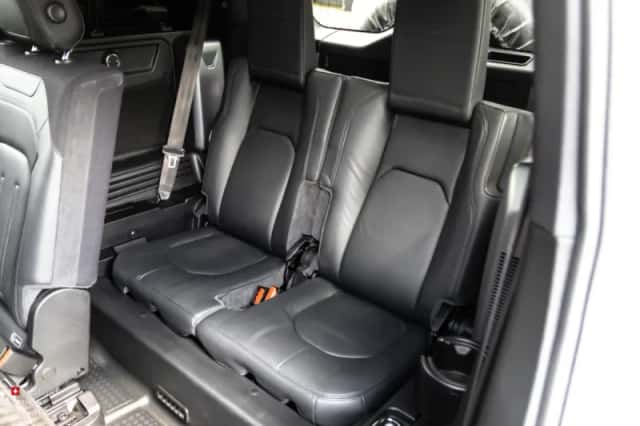 Land Rover Defender (2020) thumbnail 32