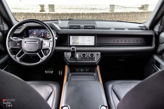 Land Rover Defender (2020) thumbnail 33