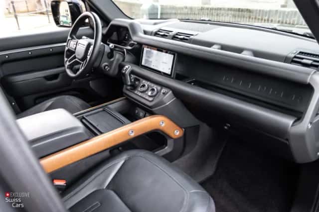 Land Rover Defender (2020) thumbnail 36