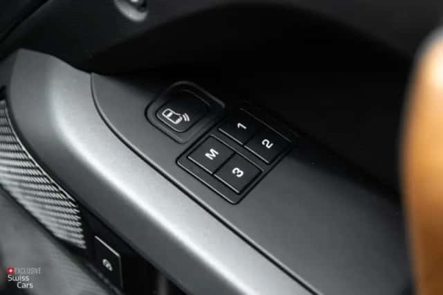 Land Rover Defender (2020) thumbnail 39