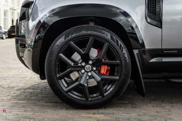 Land Rover Defender (2020) thumbnail 8