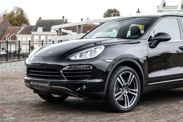 Porsche Cayenne (2011) thumbnail 2