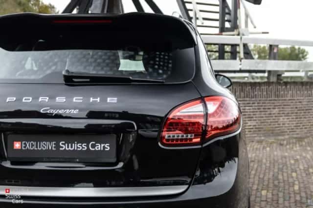 Porsche Cayenne (2011) thumbnail 14