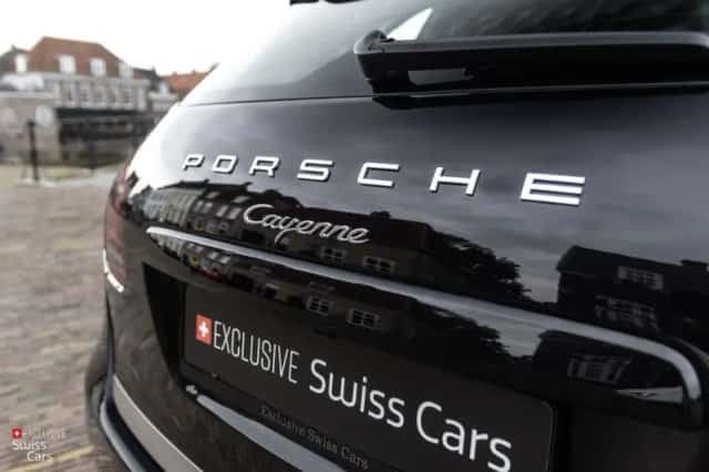 Porsche Cayenne (2011) thumbnail 17