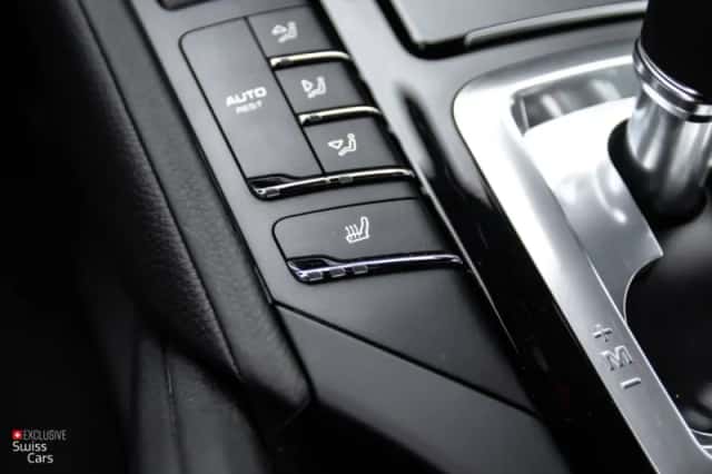 Porsche Cayenne (2011) thumbnail 23