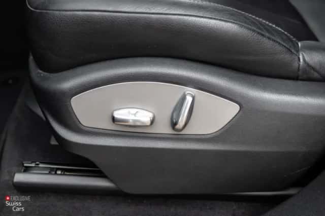 Porsche Cayenne (2011) thumbnail 27