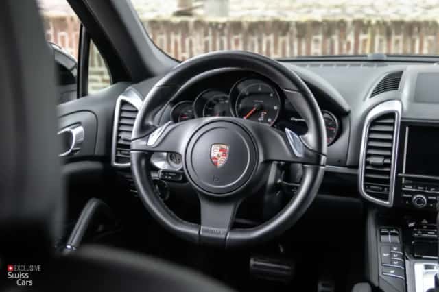 Porsche Cayenne (2011) thumbnail 30