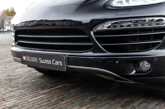 Porsche Cayenne (2011) thumbnail 6
