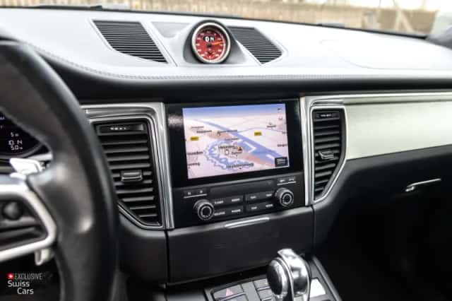 Porsche Macan (2016) thumbnail 20