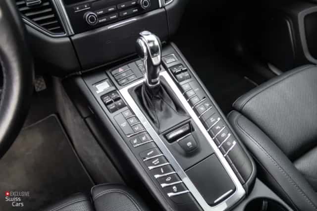 Porsche Macan (2016) thumbnail 22