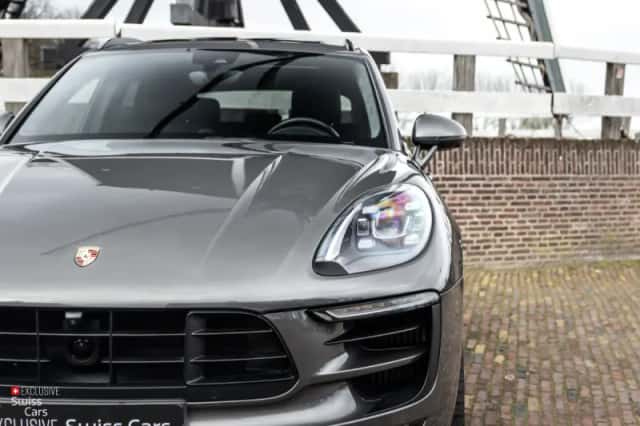 Porsche Macan (2016) thumbnail 4