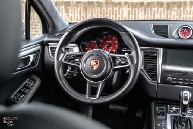 Porsche Macan (2016) thumbnail 35