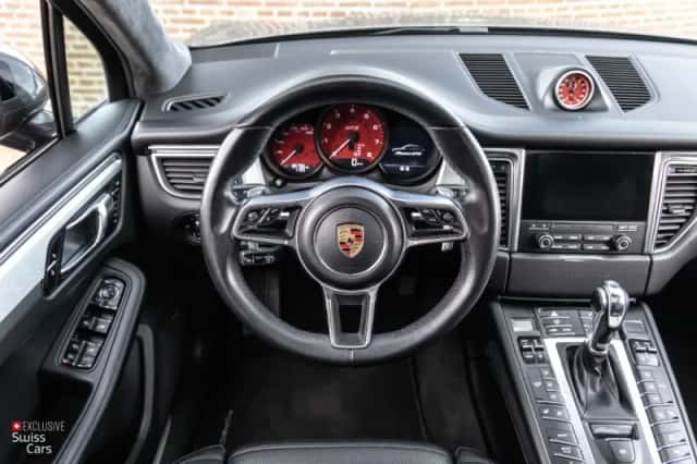 Porsche Macan (2016) thumbnail 36