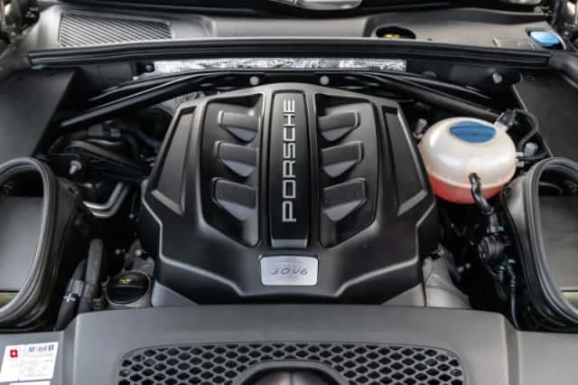 Porsche Macan (2016) thumbnail 49